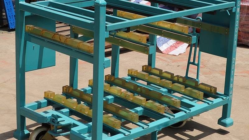 汽车摩托车灯具定制区别：专业定制与通用件的较量